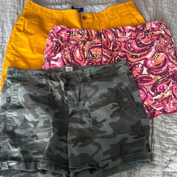 GAP Merona Old Navy Women's Camouflage, Yellow, and pink Set bundle of 3 lot - Picture 1 of 2